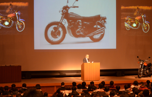 KCG京都駅前校で開かれた特別講演会「世界一のオートバイとガスタービン開発及び開発技術者の使命」