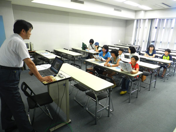 コンピュータを見学する前に,まずは開発の歴史をじっくり勉強。