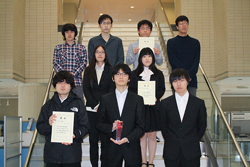 「第2回 専門学校HTML5作品アワード」で受賞したKCGの学生たち