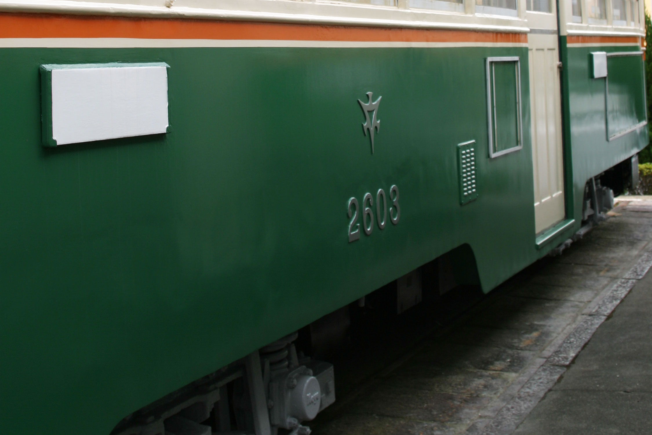 白河校設置京都市電車体