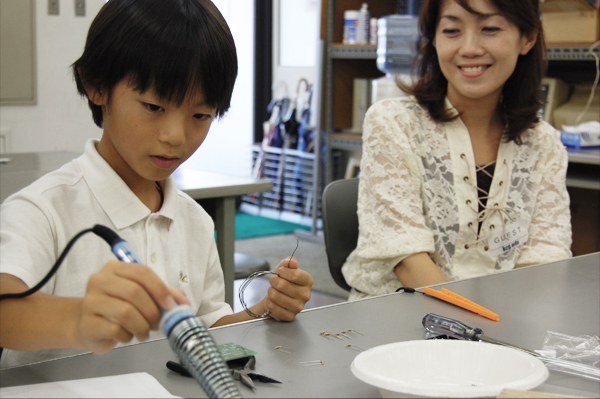 日本の将来はキミに任せた！　科学大好き少年が集まりました。