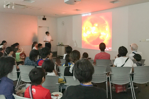 天文ワークショップ 〜3Dメガネをかけて大宇宙の姿を体感しよう!〜
