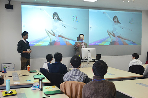 KCGグループと日本ユニシスが共同で開設した「未来環境ラボ」による「アイディアワークショップ＆ハッカソン」。KCGの学生たちが参加しました＝2018年1月27日，KCG京都駅前校・KCGI京都駅前サテライト