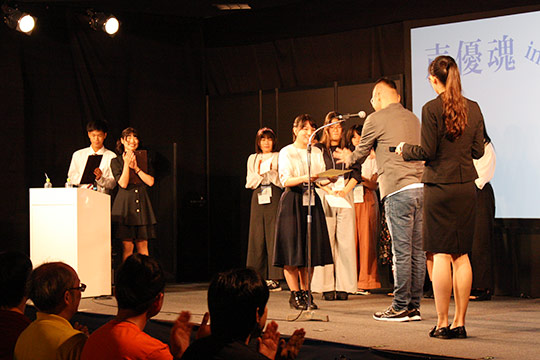 「声優魂in京まふ」では，二次審査の通過者が，本大会決勝審査への出場を目指しました。KCG情報処理科IT声優コースの学生が司会役として活躍しました（9月16日）