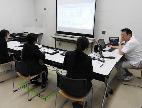 医療情報コースの学生が京都医療センターでインターンシップに臨む