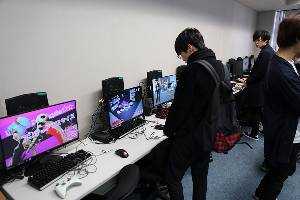 ゲーム制作サークルの学生が制作したユニークなゲームの展示